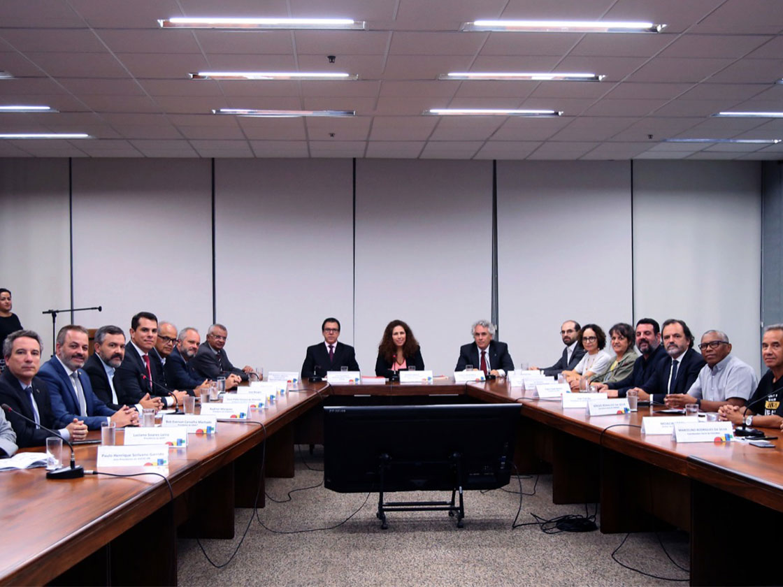 Anffa participa das negociações pelo reajuste de servidores do Executivo