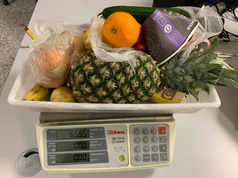 Frutas e legumes apreendidos