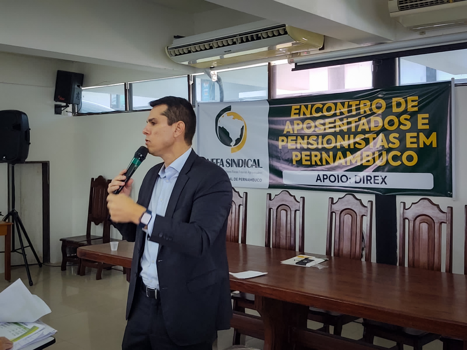 Participantes durante a abertura do encontro