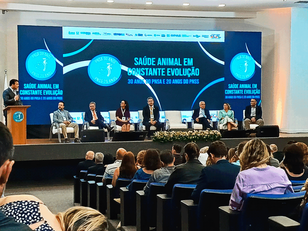 Evento celebra programas de saúde animal e diretor do Anffa Sindical cobra investimentos na área